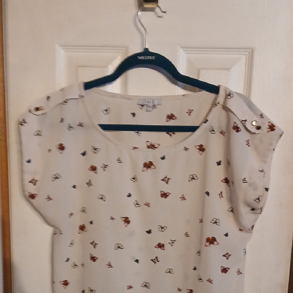 Iris Cream Top with Butterfly Accents